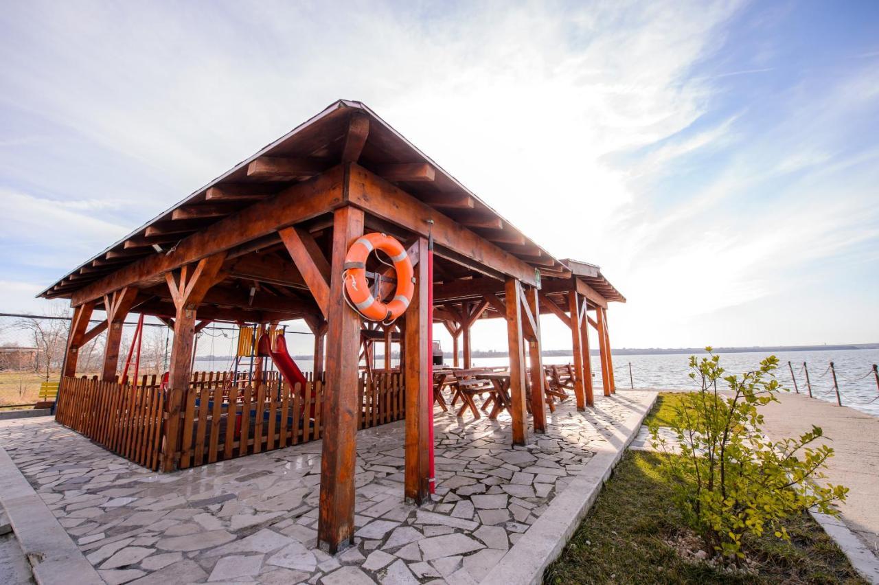 Lake Apartments Solid Mamaia Exterior photo